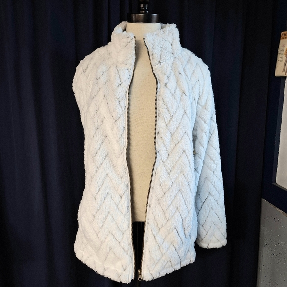 St.John's Bay Active Ivory Chevron Plush Jacket, Size Medium, RN#93677, NWT - Picture 5 of 13